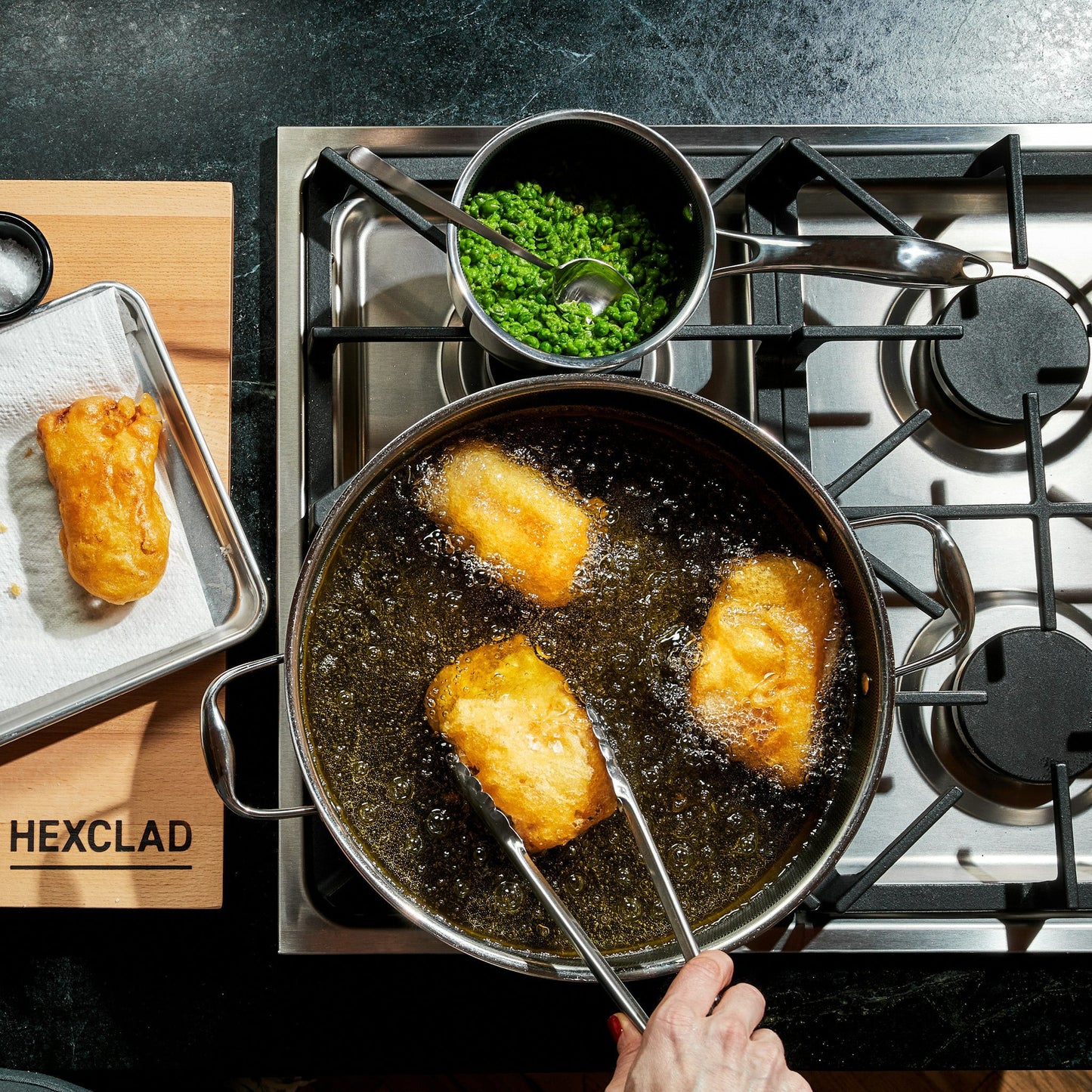 Hybrid Deep Saut¨¦ Pan/Chicken Fryer with Lid, 7-Qt