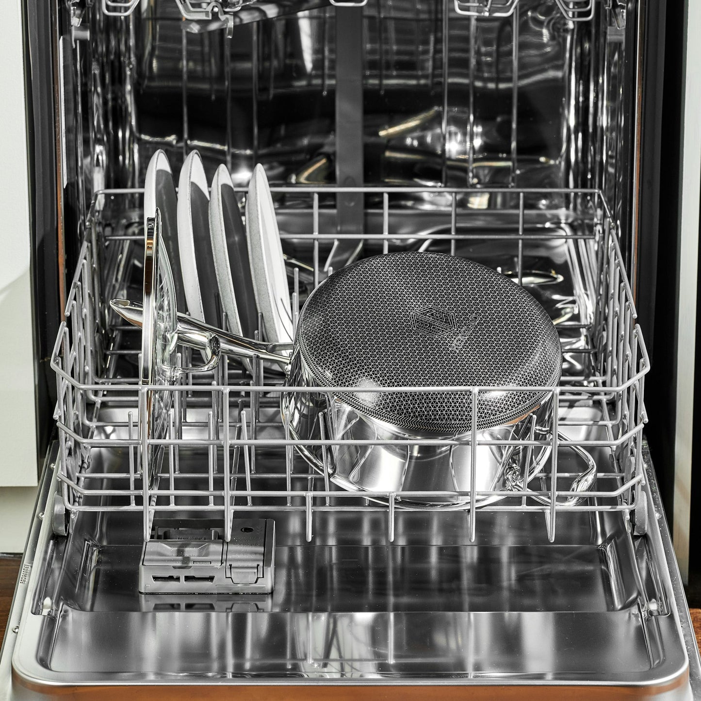 Hybrid Saucepan With Lid, 3-Qt